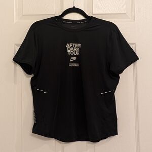 Nike LA After Dark Tour Women's Swift Dri-FIT Graphic Running T-shirt Black Sz M